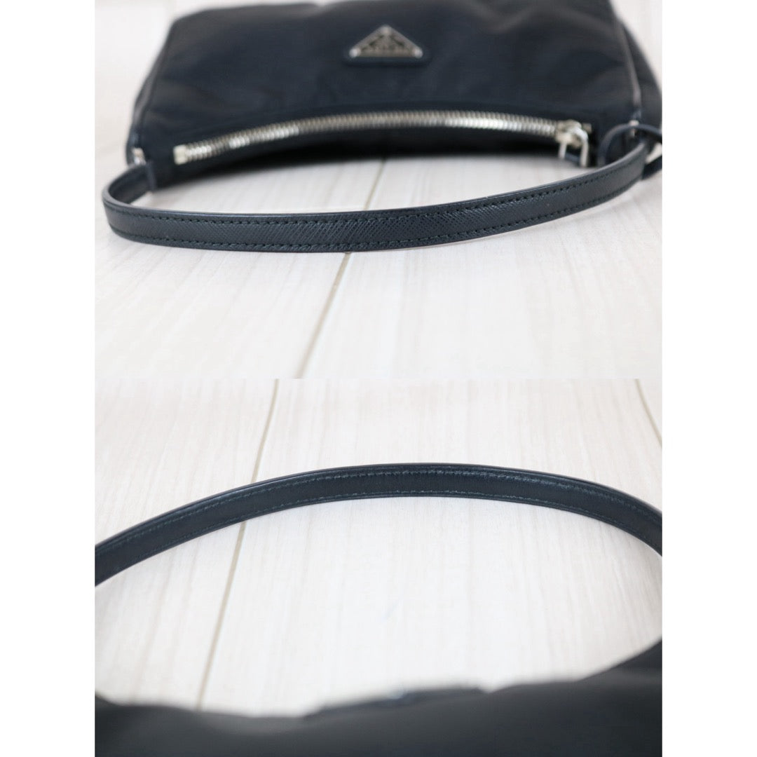 Include Entrupy Certificate of Authenticity｜Very Good ( Rank A)｜ PRADA Re-Edition 2005 Re-Nylon Hobo ｜S26051105
