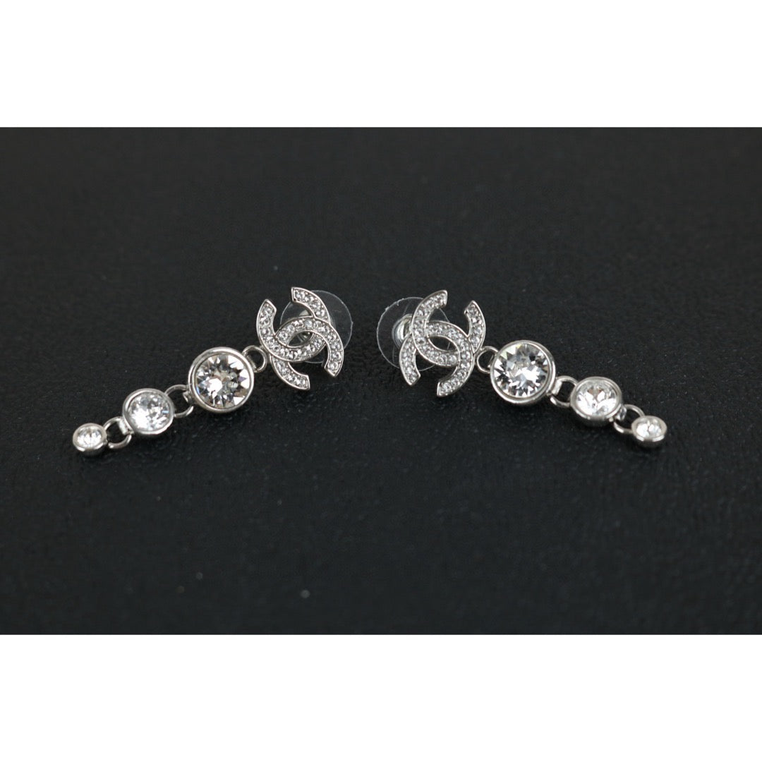 Excellent（Rank SA）｜ CHANEL Coco Mark Rhinestone Earrings Silver｜X25012303