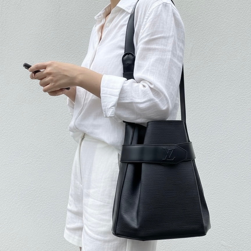 Include Entrupy Certificate of Authenticity｜Very Good ( Rank A)｜ Louis Vuitton Epi Sack de Paul Shoulder Bag Black｜26051802