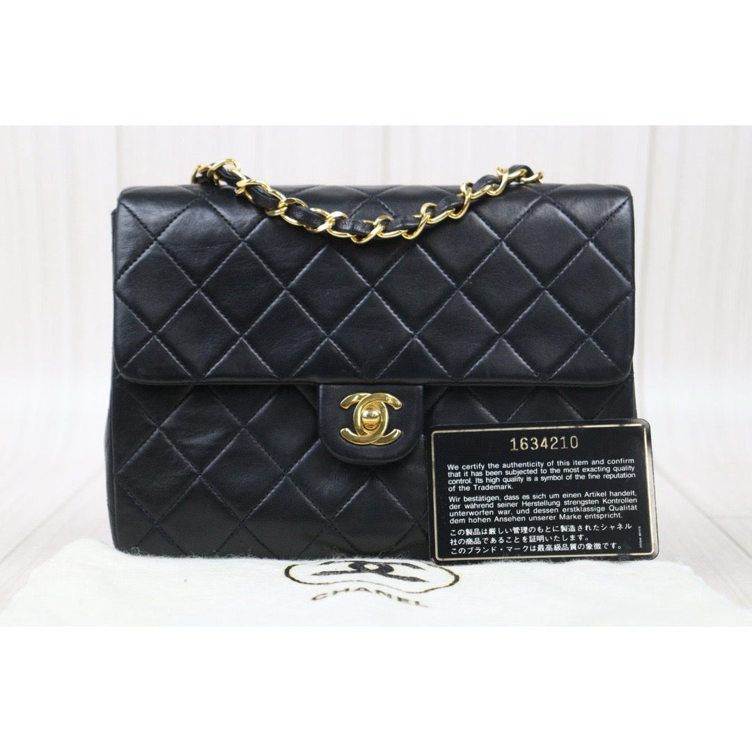 Good ( Rank AB)｜ CHANEL Black lambskin Square 20 Shoulder Bag Made In 1989～1991Year ｜24103001