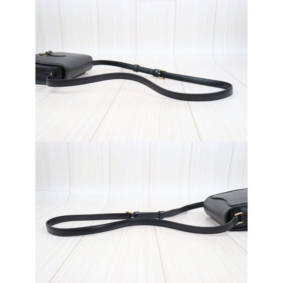 Rank A ｜ LV Epi Saint Cloud PM Shoulder Bag ｜V23110919