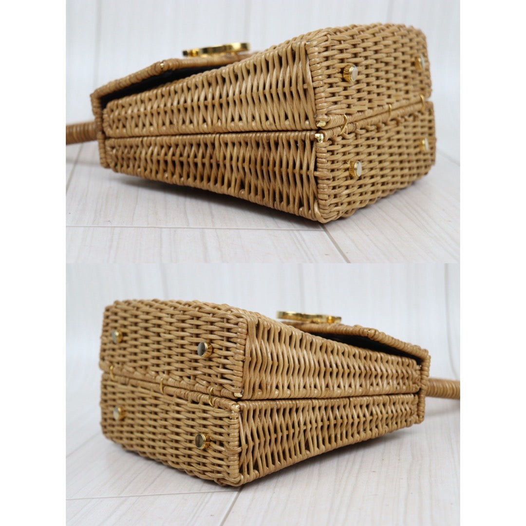 Rank A ｜Ferragamo Gancini Bamboo Handbag ｜24030711