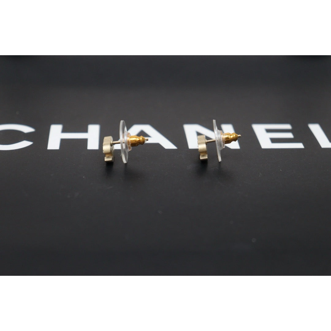 Include Authentic Detective Certificate of Authenticity｜Very Good ( Rank A) ｜CHANEL 08P COCO Mark Rhinestone Earrings Made In 2008Year｜26041312