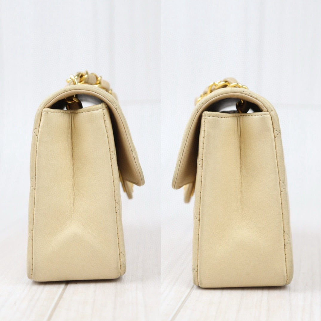 Good ( Rank AB)｜ CHANEL Lanbskin Square 17 Beige Shoulder Bag Made In 1989～1991Year ｜P24073001