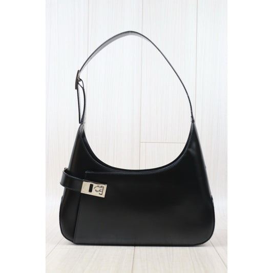 Very Good ( Rank A) ｜Ferragamo Calf Leather Shoulder Bag Black｜24092003