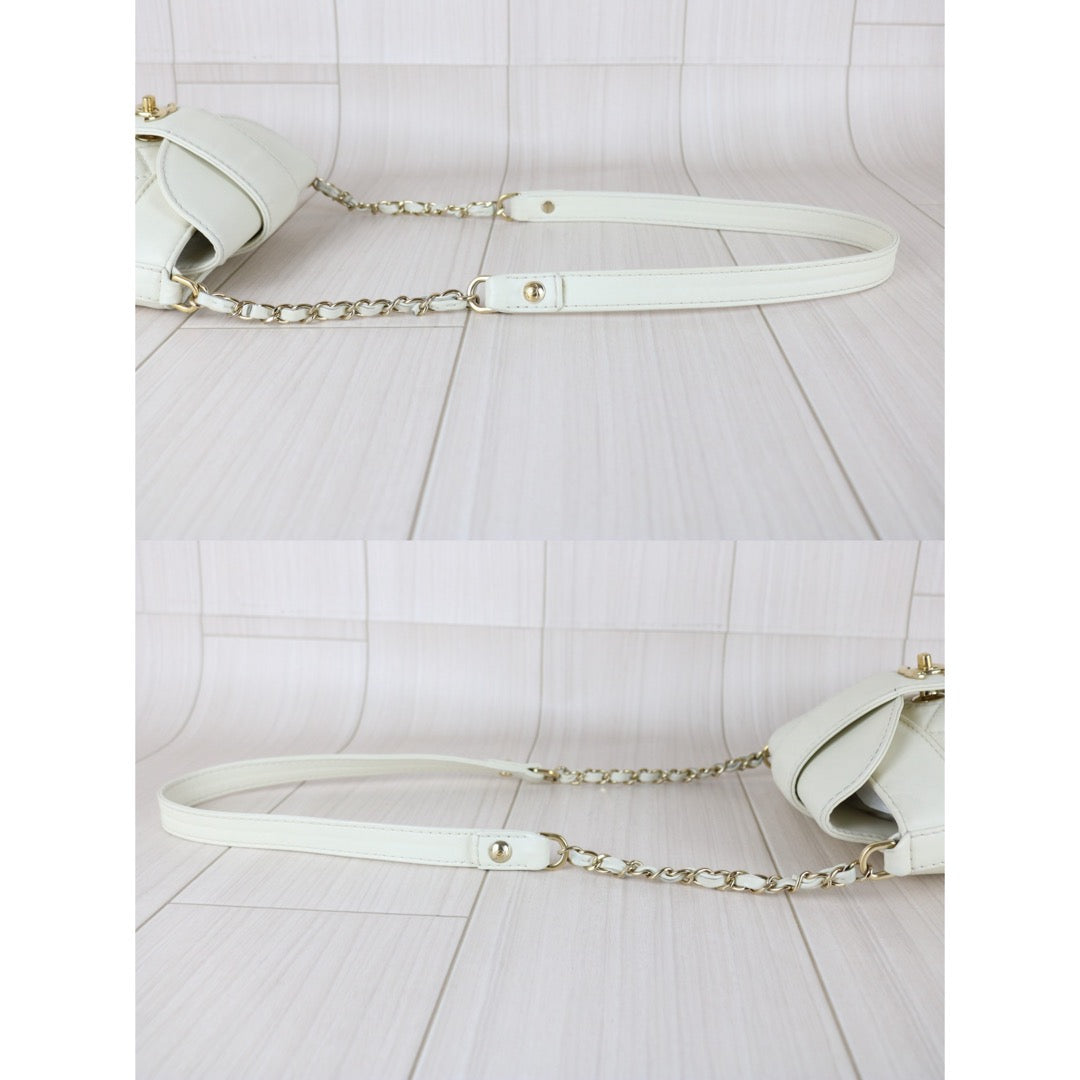 Include Entrupy Certificate of Authenticity｜Good ( Rank AB) ｜CHANEL Calf Leather  Potato Bucket Chain Shoulder Bag White Made in 2018-2019Year｜Y26012004