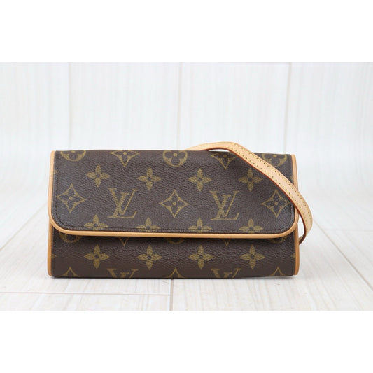 Very Good ( Rank A)｜LV Monogram Pochette Twin PM｜24081908