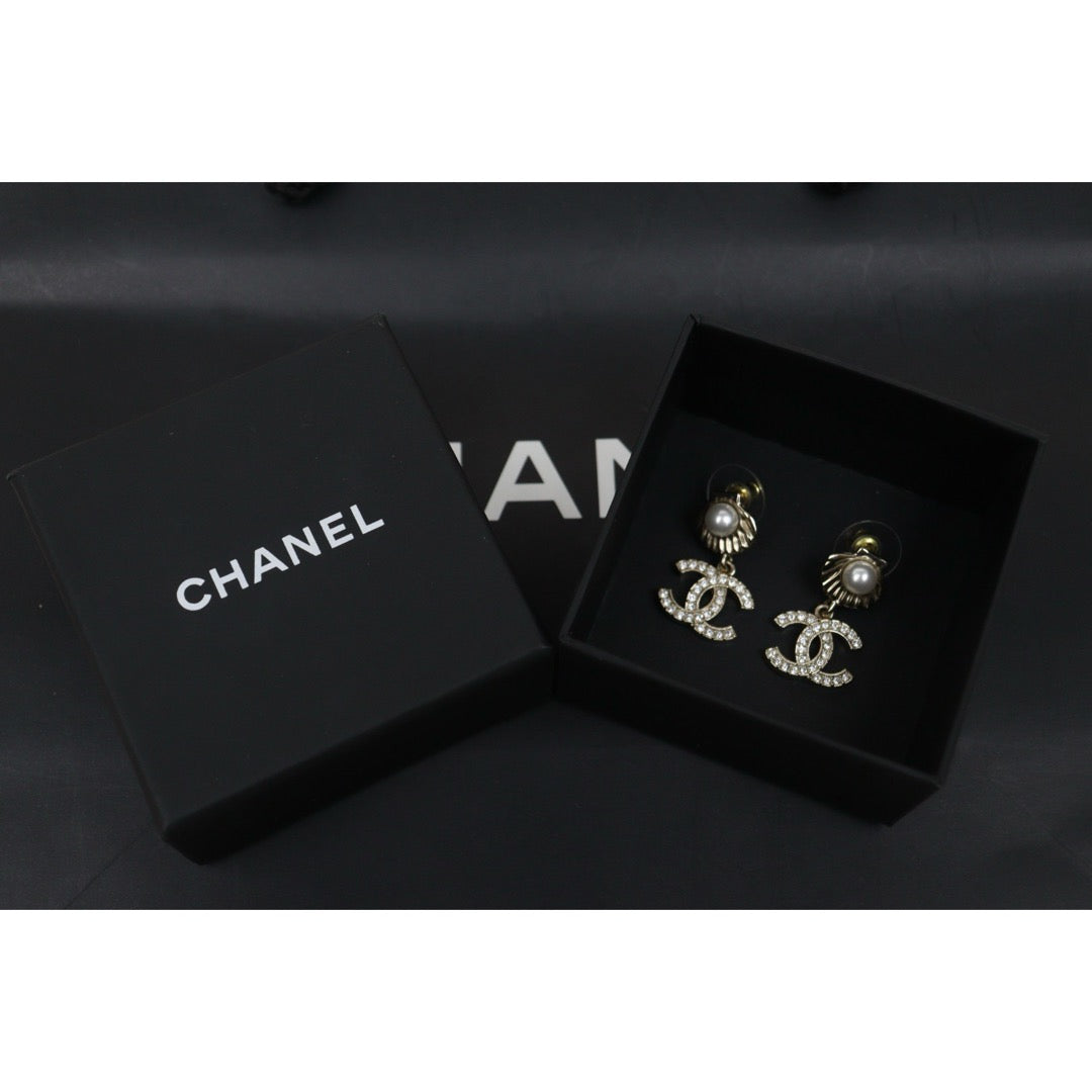 Very Good ( Rank A) ｜CHANEL COCO Mark Pearl Rhinestone Earrings Made In 2025Year｜V25121106