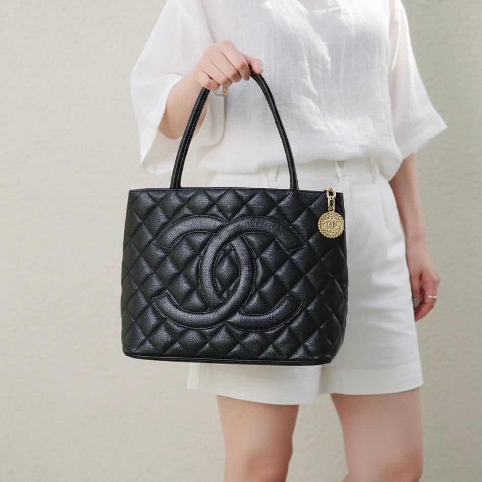Include Entrupy Certificate of Authenticity｜Very Good ( Rank A)｜ CHANEL Caviar Skin Calf Leather Tote Bag Black Made In 1996～1997Year｜26052002