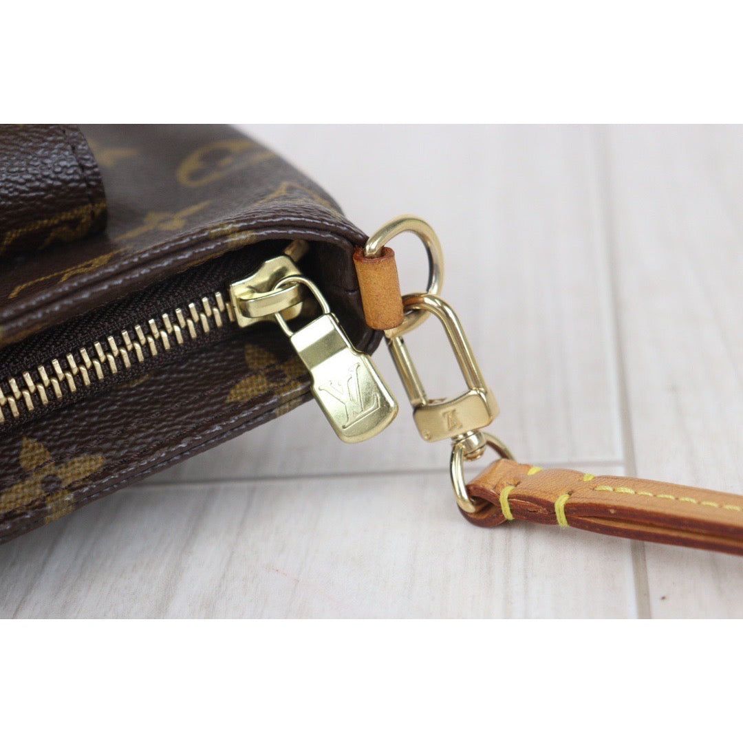 Rank A ｜ LV Monogram Partition Pouch ｜23092807