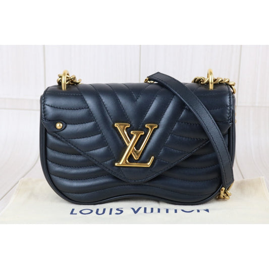 Include Entrupy Certificate of Authenticity｜Good ( Rank AB)｜ Louis Vuitton Calf Leather  New Wave Chain Shoulder Bag  Black｜Z26091613