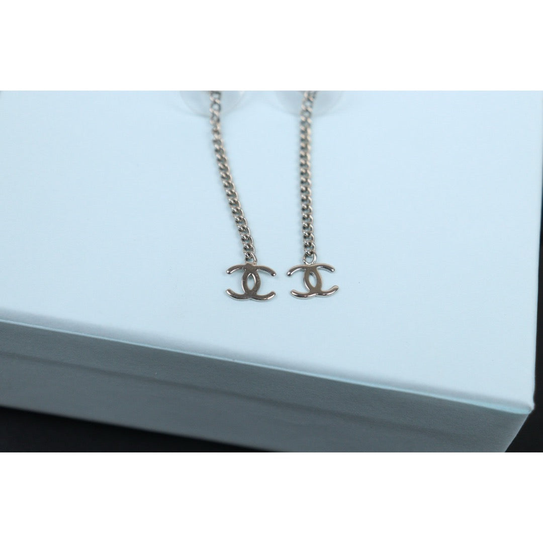 Very Good ( Rank A)｜ CHANEL Coco Mark Earrings Silver｜V25100719