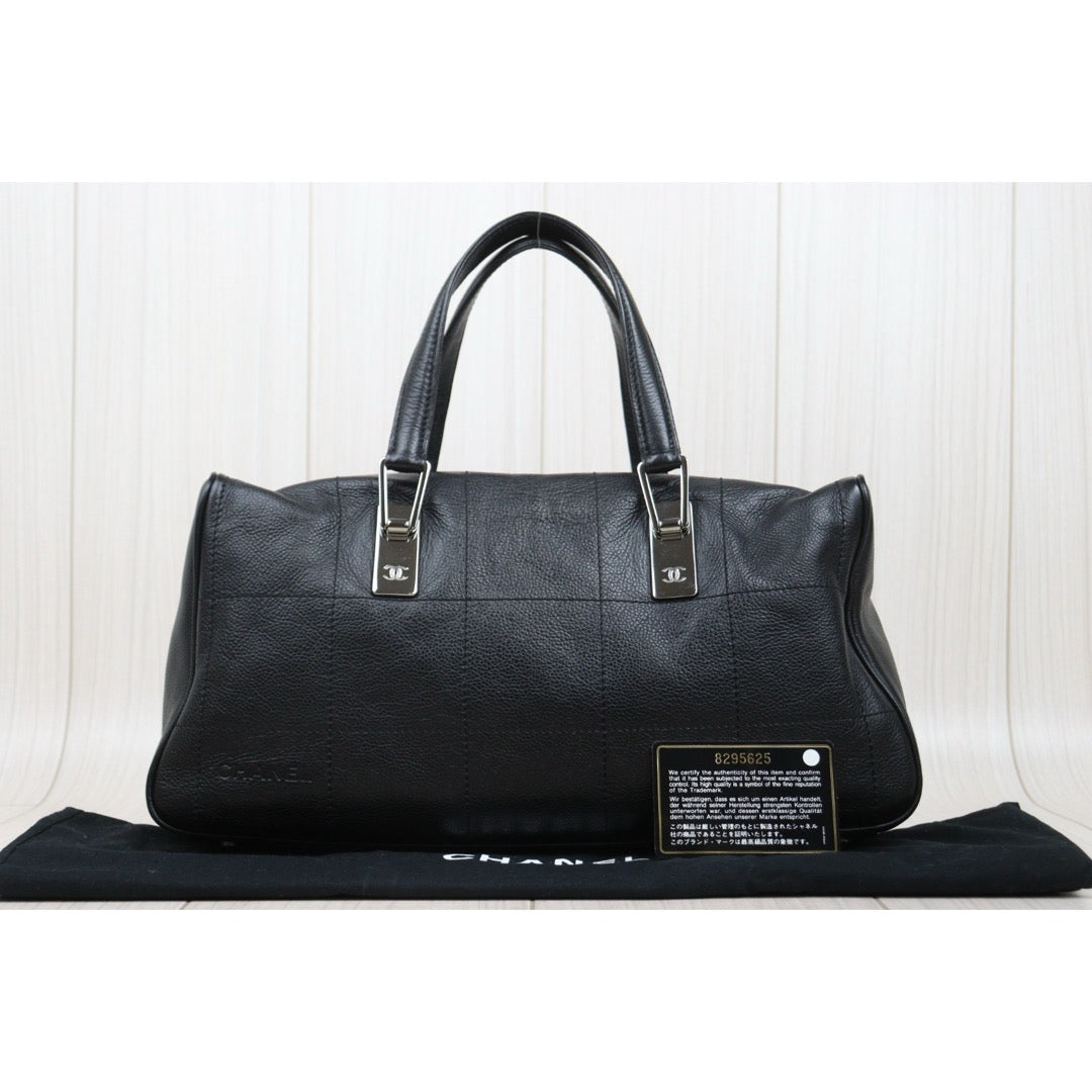 Very Good ( Rank A)｜ CHANEL Calfskin Choco Bar Handbag Black Made in 2003-2004 Year｜P25062706