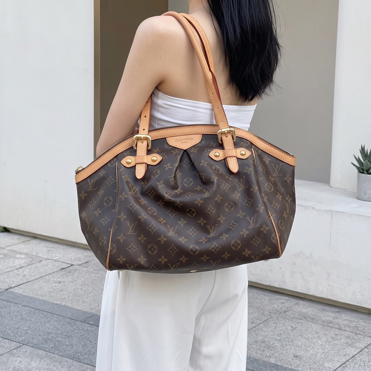 Include Entrupy Certificate of Authenticity｜Very Good ( Rank A) ｜Louis Vuitton Monogram Tivoli GM ShoulderBag ｜S26090405