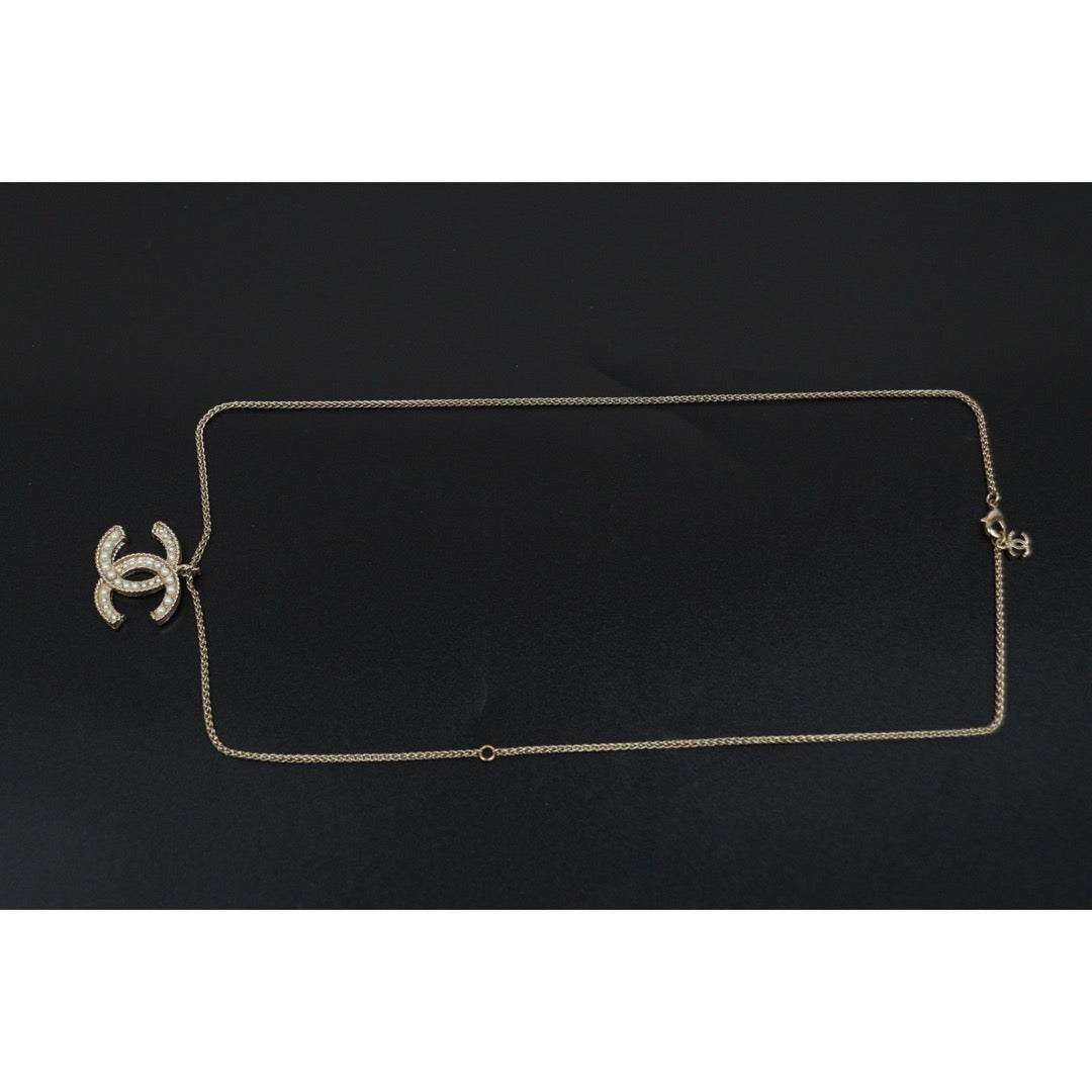 Include Authentic Detective Certificate of Authenticity｜Very Good ( Rank A) ｜ CHANEL A20V  Coco Mark  Pearl  Necklace｜S26031002