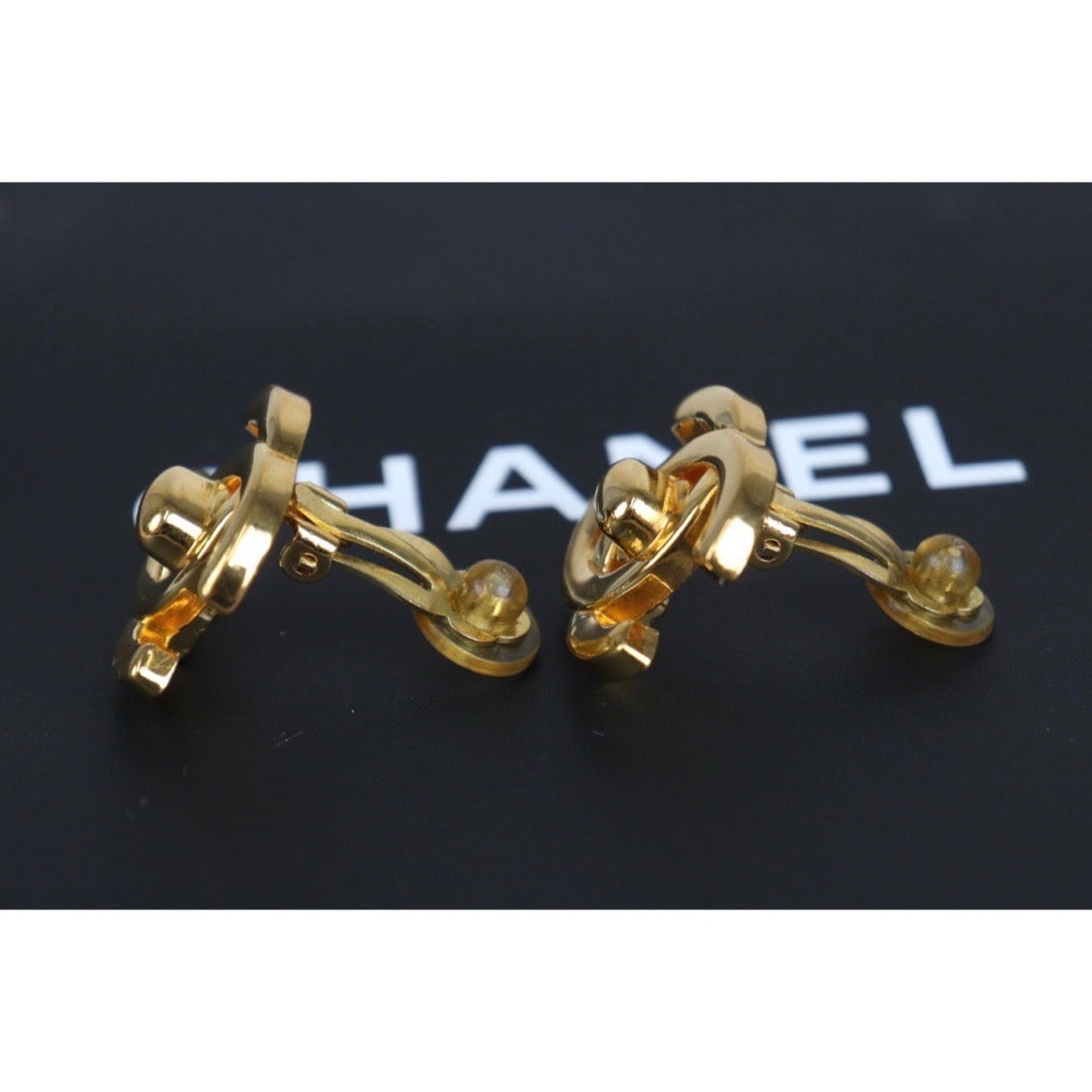 Rank A ｜CHANEL Vintage 18K Gold Plating Earrings  Made In 1997 Year ｜23101110