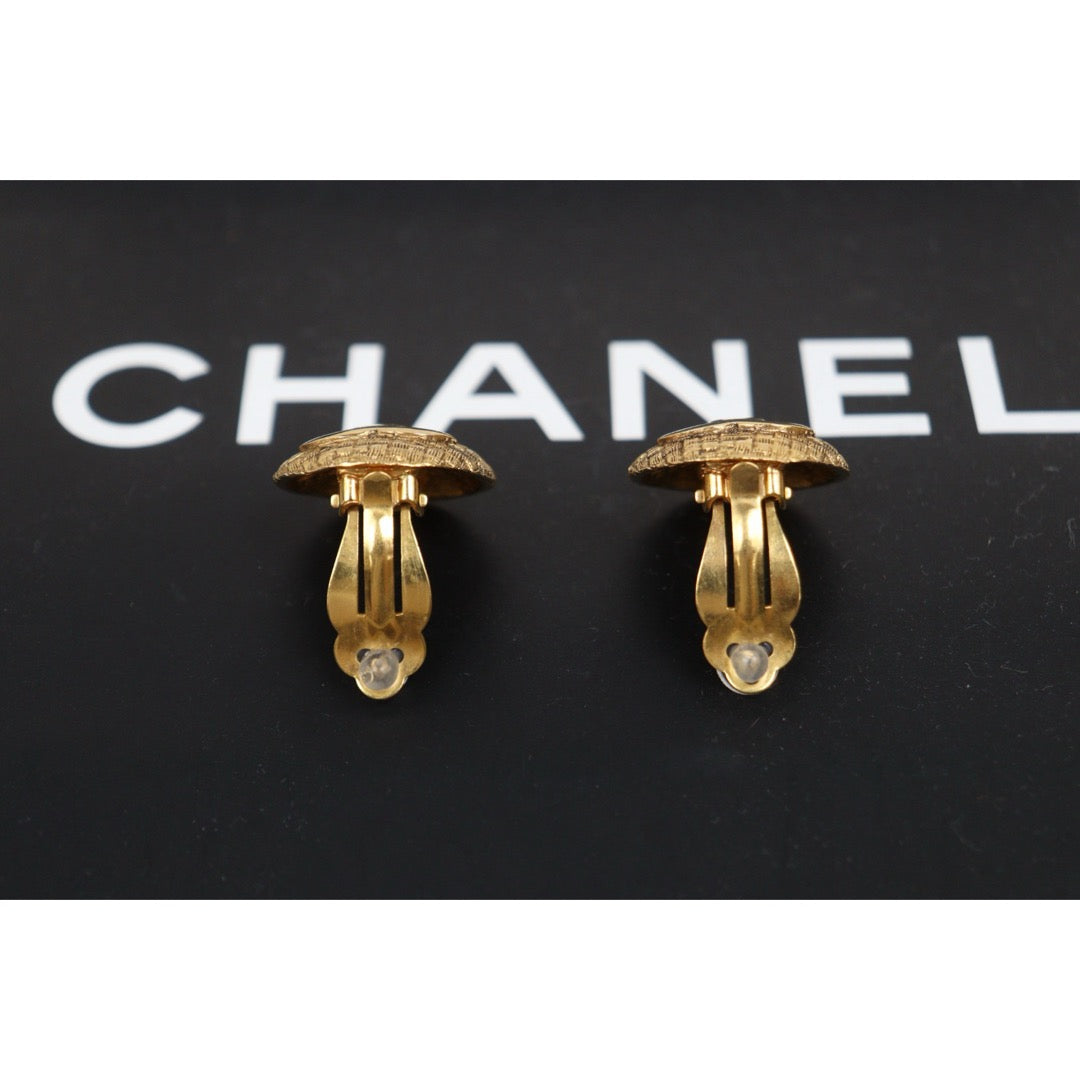 Very Good ( Rank A) ｜ CHANEL Coco Mark  Woven Pattern Gold Earrings Made In 1992Year ｜25102304
