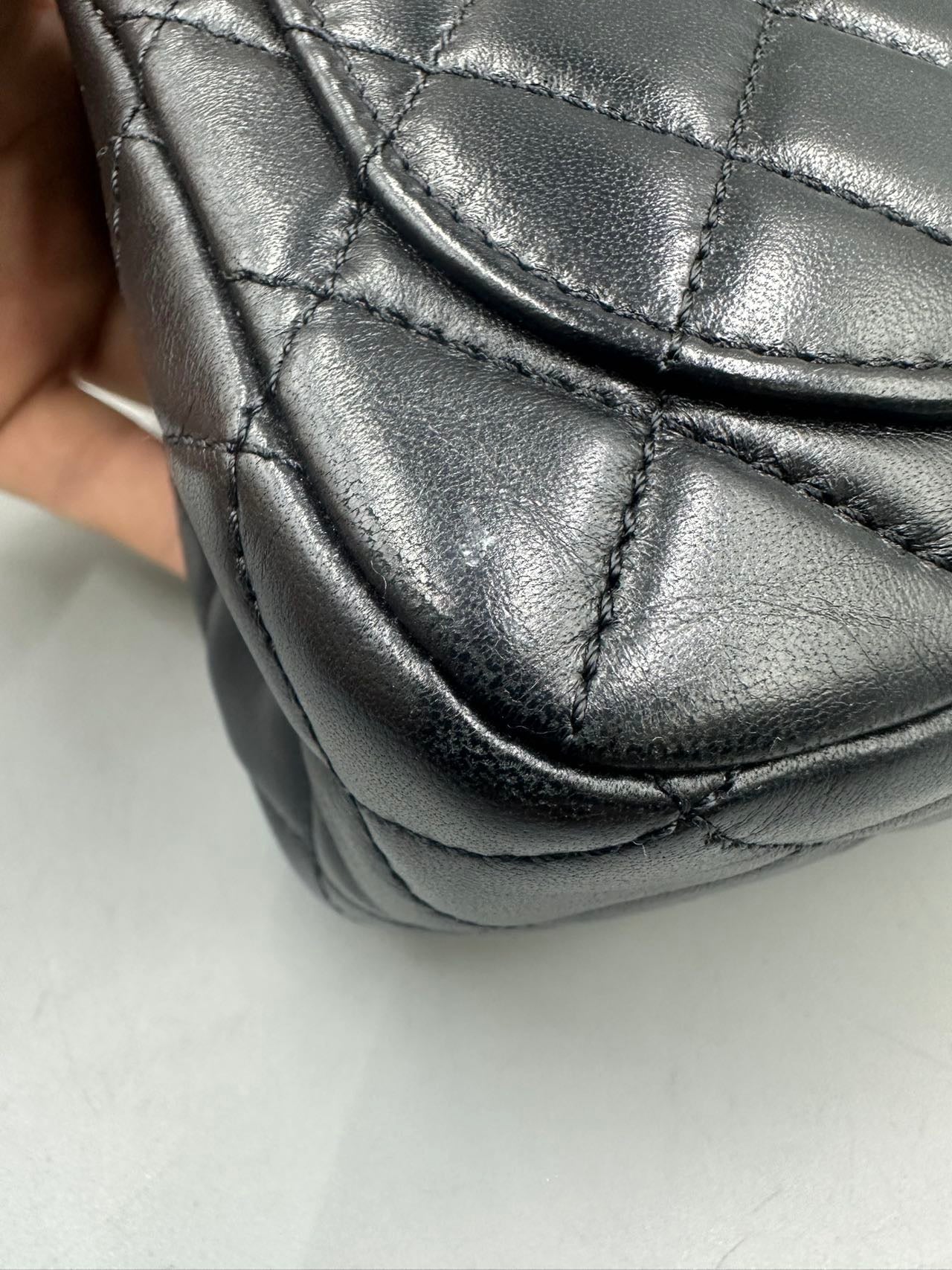Include Entrupy Certificate of Authenticity｜Very Good ( Rank A)｜ CHANEL Lanbskin Square Shoulder Bag Black