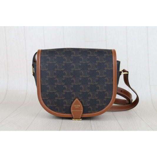 Very Good ( Rank A) ｜ CELINE Macadam Triomphe Cross Body Shoulder Bag Current Model｜S25081011