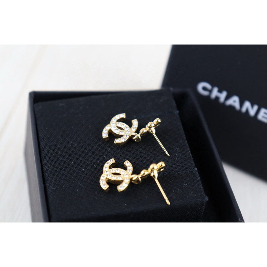 Very Good ( Rank A)｜CHANEL COCO Mark Diamond Vintage Earrings ｜H25011303