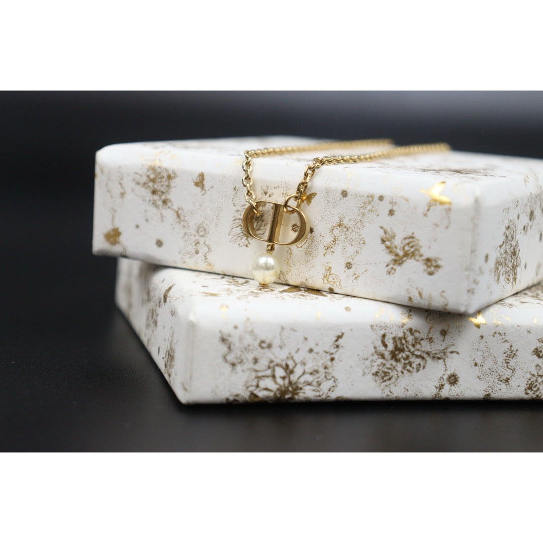 Very Good ( Rank A) ｜ Dior CD Pearl Necklace ｜V25071006