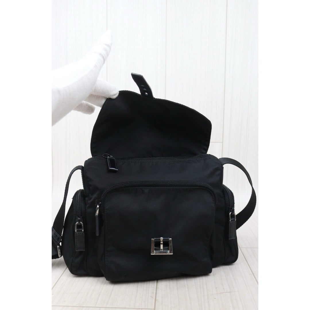 Good ( Rank AB)｜Prada  Nylon ShoulderBag Black｜24120919