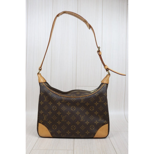 Fair ( Rank B)｜LV Monogram Boulogne 30 Shoulder Bag｜26011401