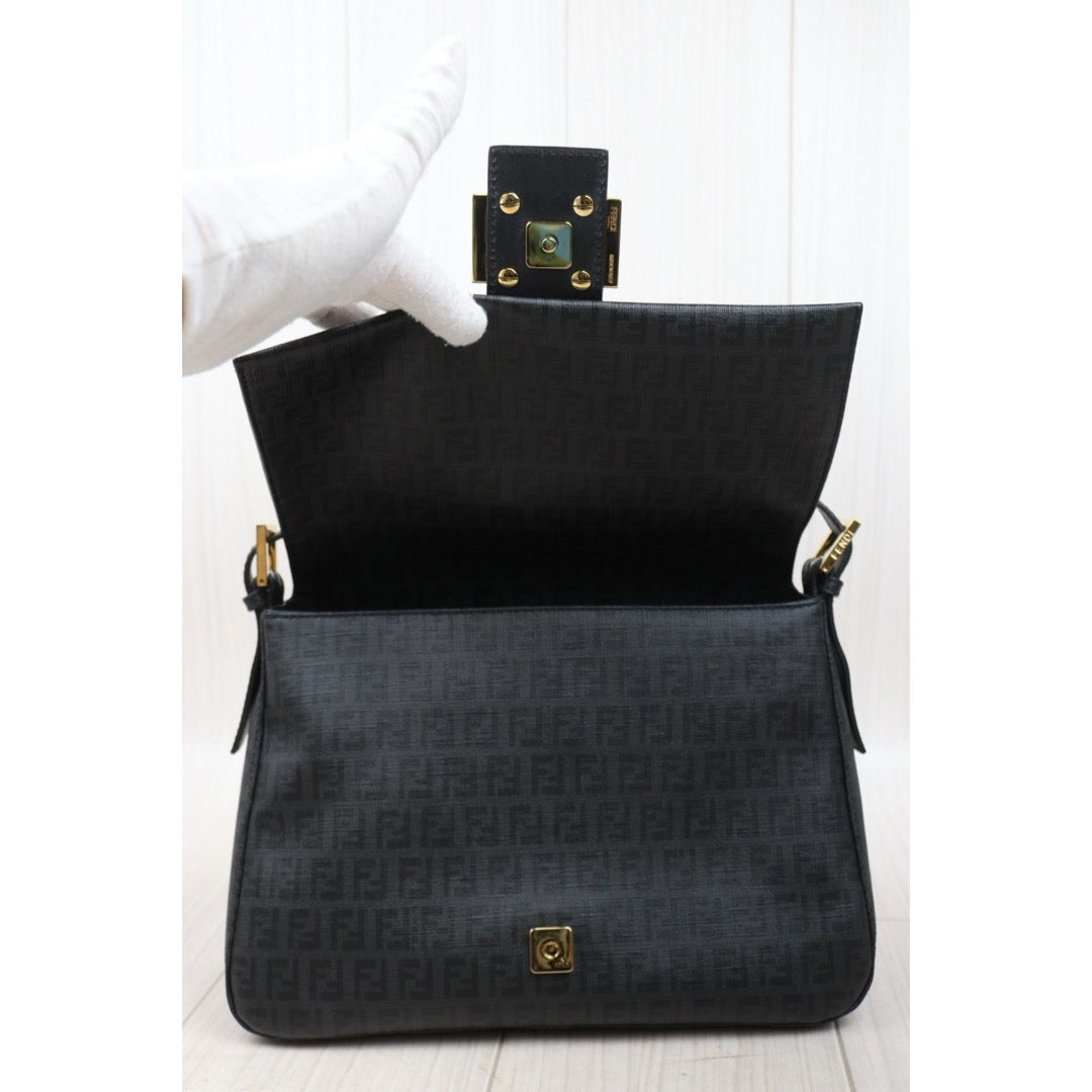 Very Good ( Rank A)｜ FENDI Zucca Mamma Baguette Shoulder Bag  Gold Hardware｜25061915