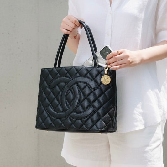Include Entrupy Certificate of Authenticity｜Very Good ( Rank A)｜ CHANEL Caviar Skin Calf Leather Tote Bag Black Made In 1996～1997Year｜26052002