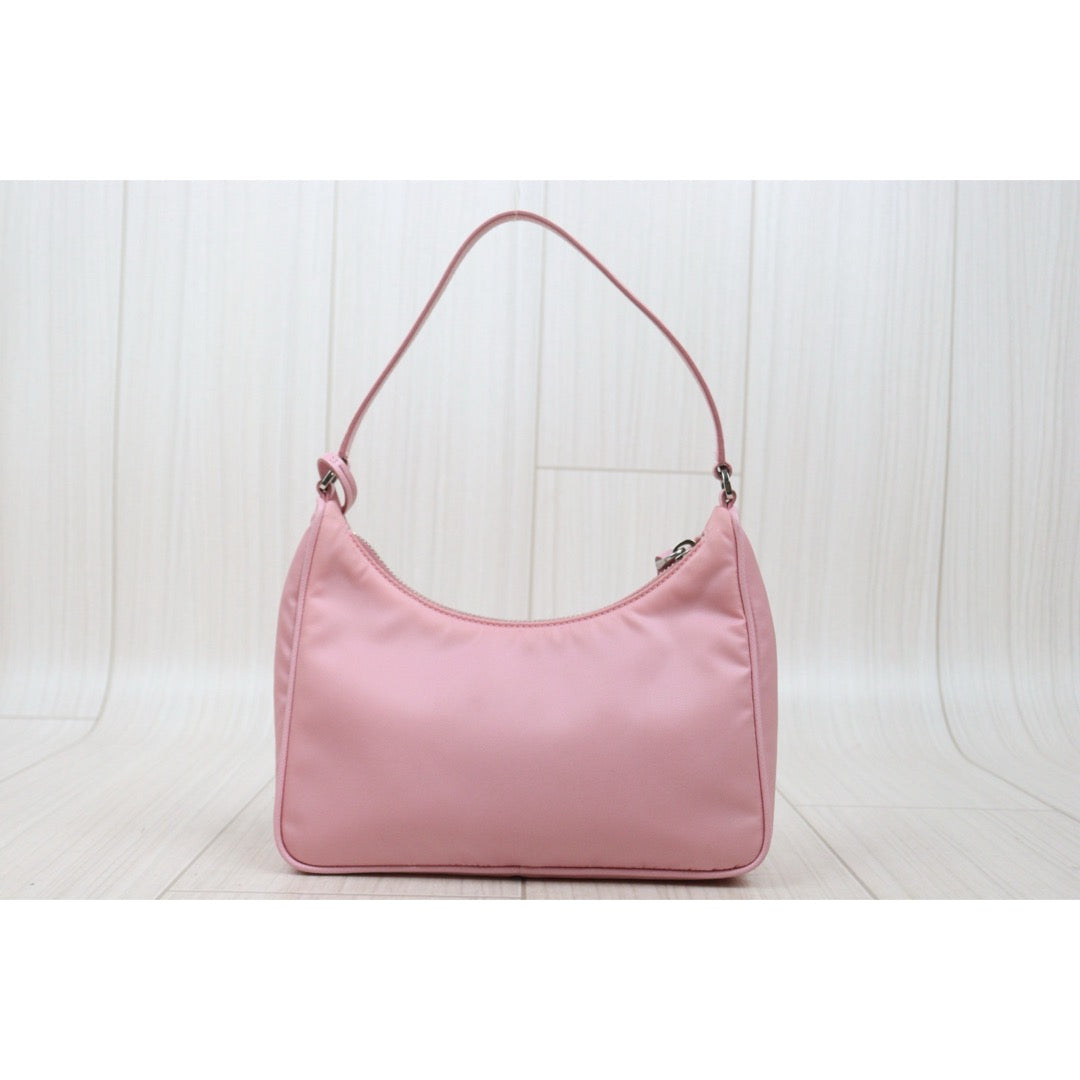 Very Good ( Rank A)｜ PRADA Re-Edition 2005 Nylon Hobo Shoulder Bag Pink｜S25110417