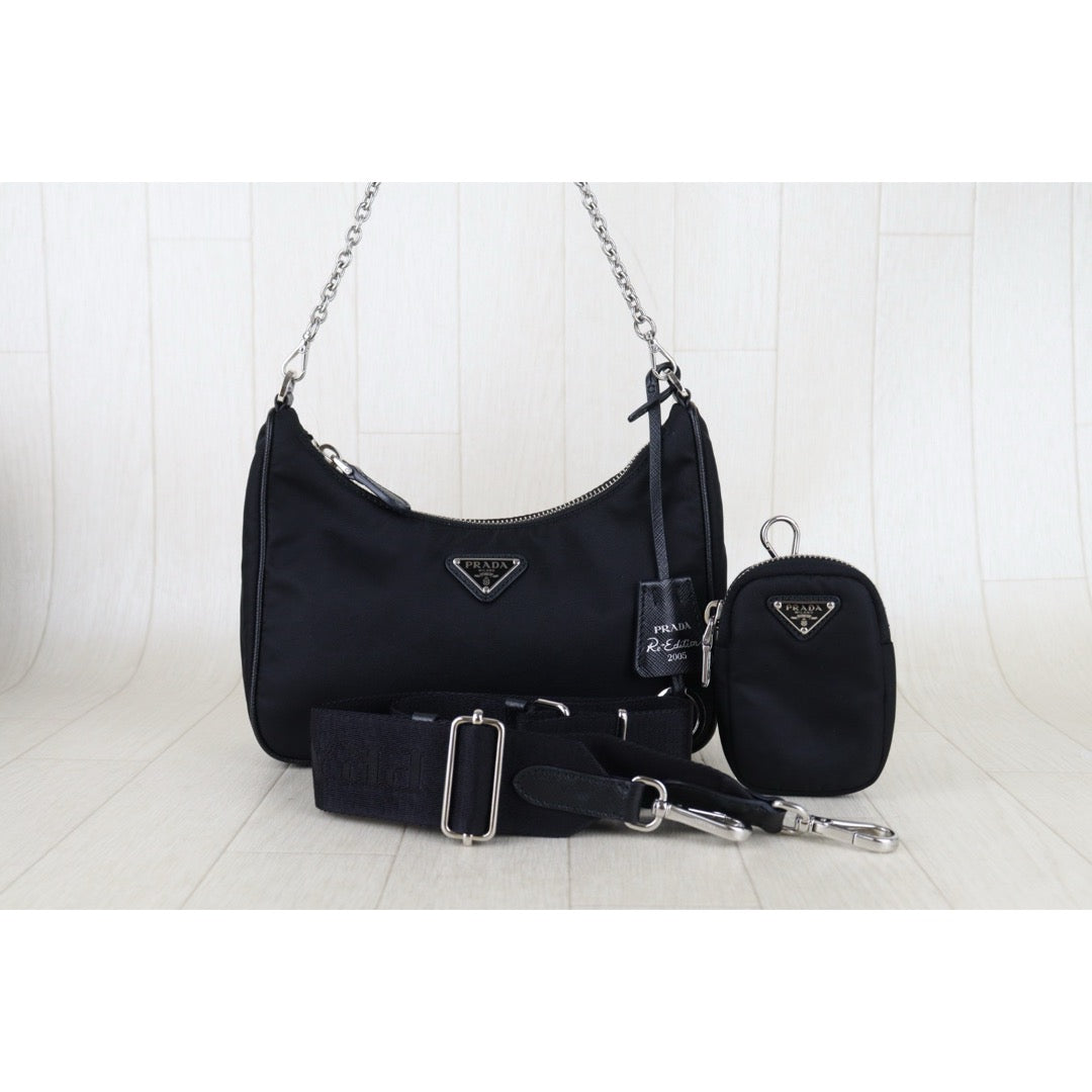 Include Entrupy Certificate of Authenticity｜Very Good ( Rank A)｜ PRADA Re-Edition 2005 Re-Nylon Shoulder Bag ｜S26050605