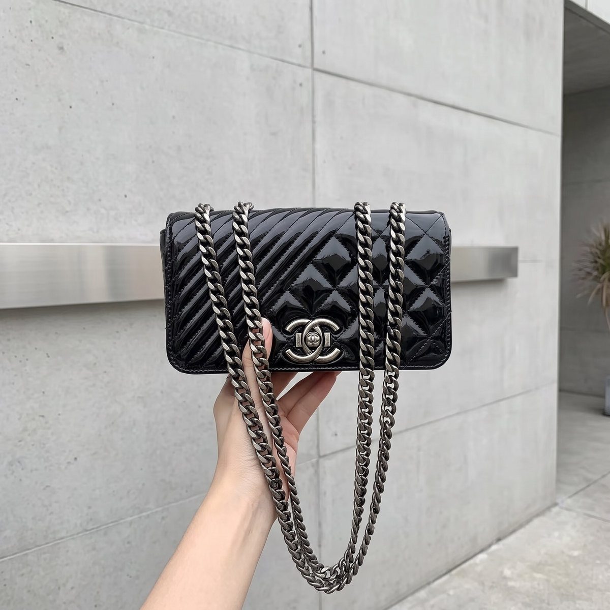 Include Entrupy Certificate of Authenticity｜Excellent（Rank SA）｜CHANEL  Quilted Patent Leather Coco Boy Flap Shoulder Bag Black Made In 2016-2017 Year｜X26083025