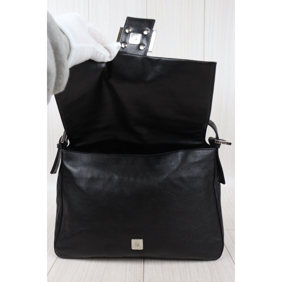 Rank AB｜ FENDI Lamb Skin Baguette Shoulder Bag ｜Q24030501