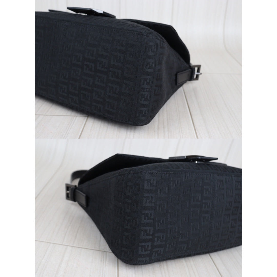 Rank A｜ FENDI Baguette Shoulder Bag Black ｜V23062332