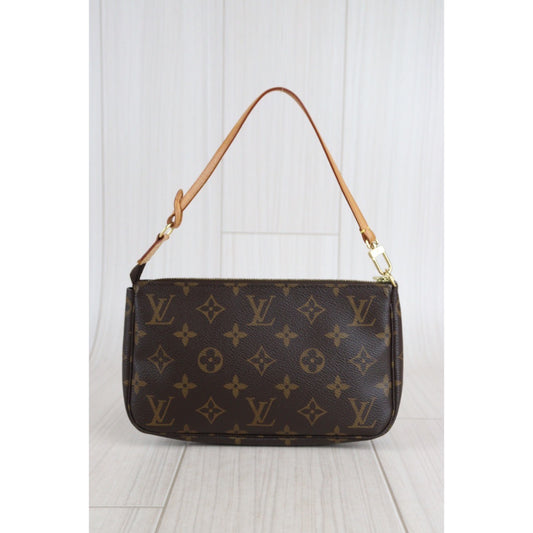 Rank AB ｜ LV Monogram Pochette Accessoires ｜V23062962