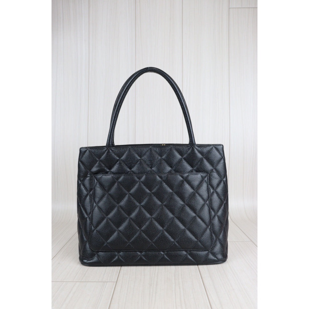 Rank A ｜ CHANEL Caviar Skin Leather Calf Leather Tote Bag｜V23071410