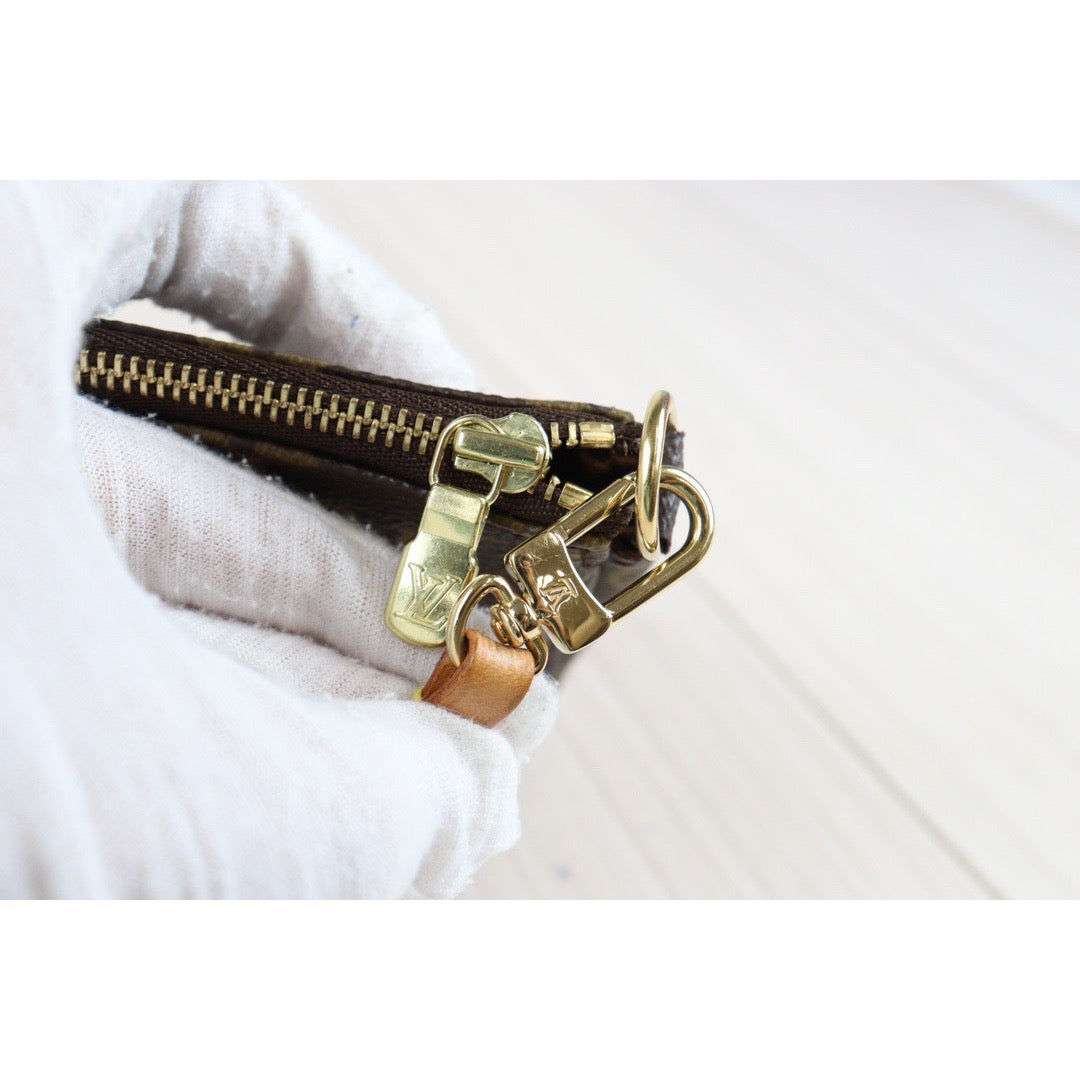 Rank AB ｜ LV Monogram Pochette Accessoires ｜23051903