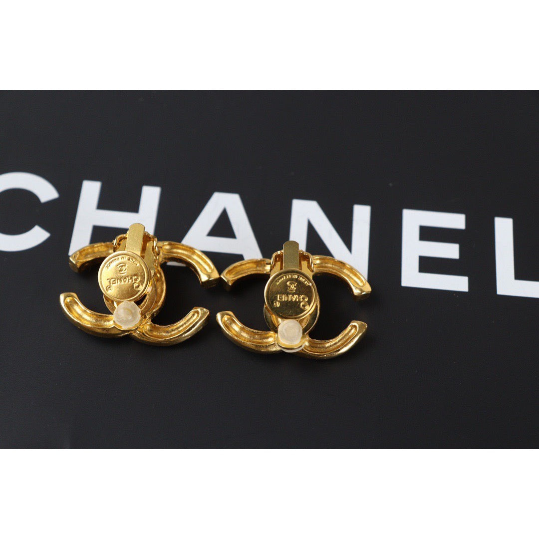 Rank A ｜CHANEL Vintage Earrings ｜23062309