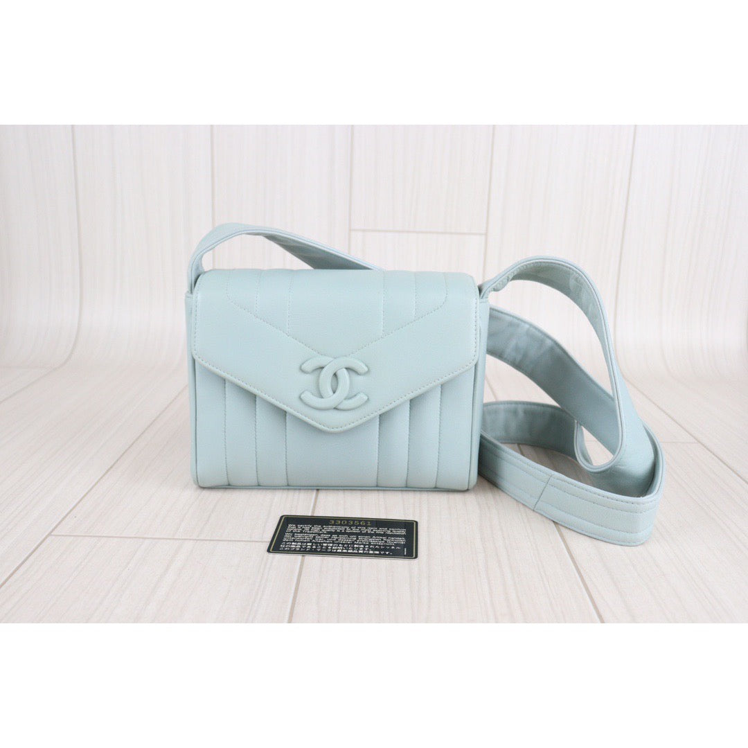 Rank AB ｜ CHANEL Lanbskin Shoulder Bag Green｜23062618