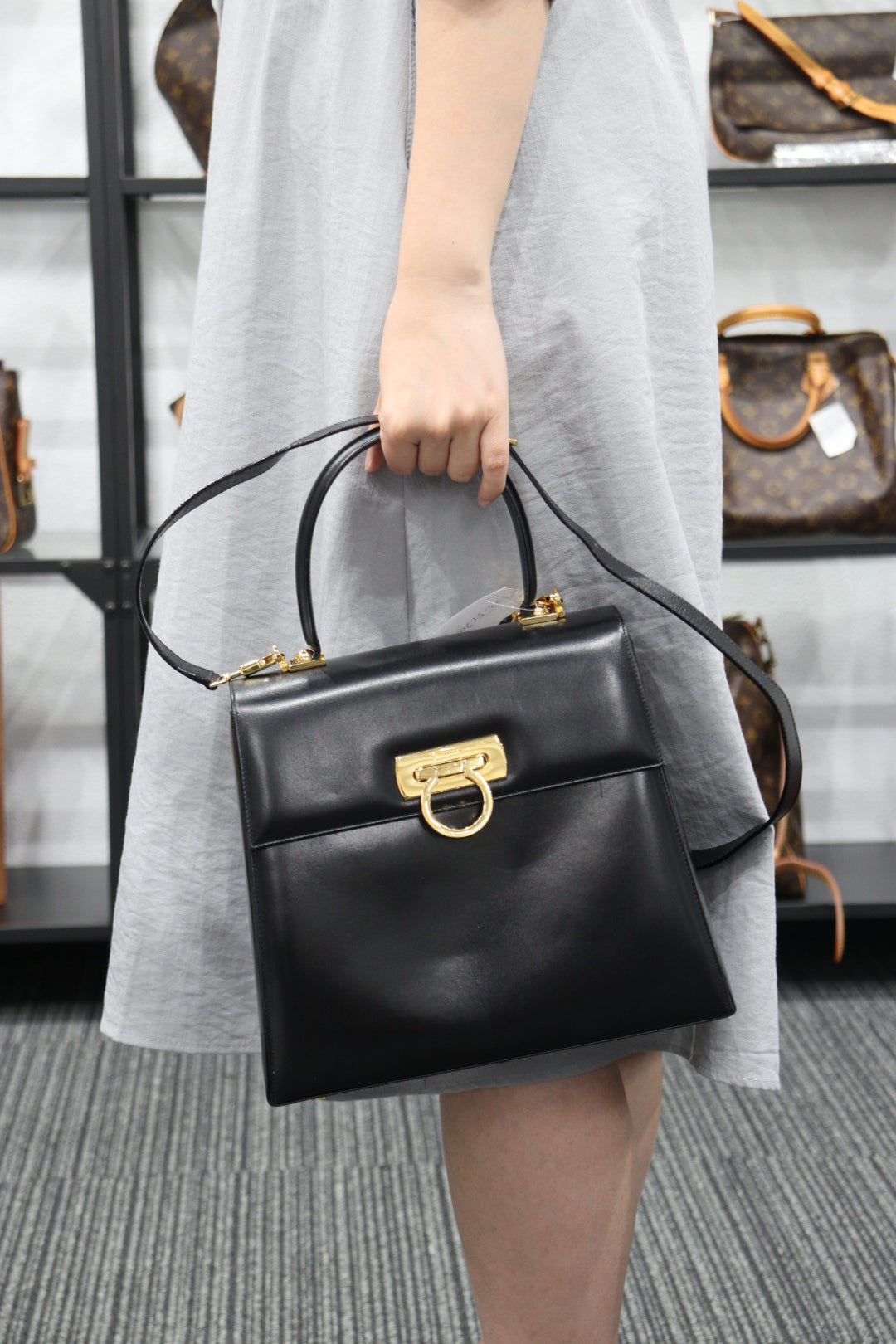 Rank AB ｜Ferragamo Gancini 2WAY Handbag Shoulderbag｜23051208