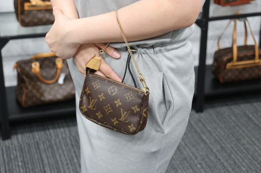 Rank S ｜ LV Monogram Mini Pochette Accessoir ｜23042816