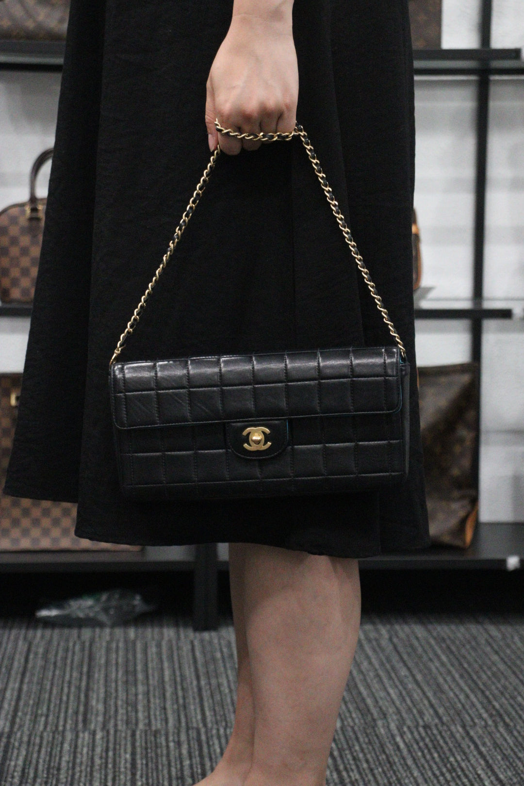 Rank A ｜ CHANEL Lambskin Shoulder Bag Made In 2009～2002 Year｜V23061716