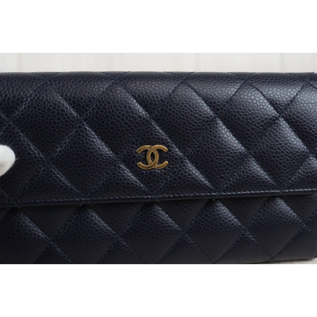 Rank A ｜Chanel Caviar Skin Navy Wallet｜V23061012