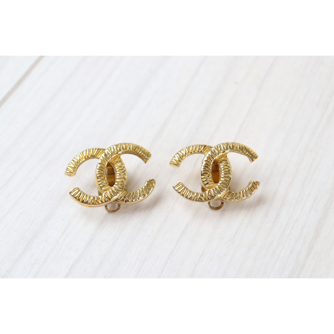 Rank A ｜CHANEL Vintage Earrings ｜23050902