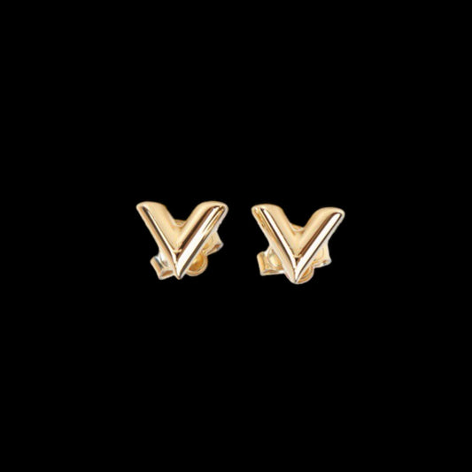 Rank S｜ LV Essential V Earrings ｜23042819