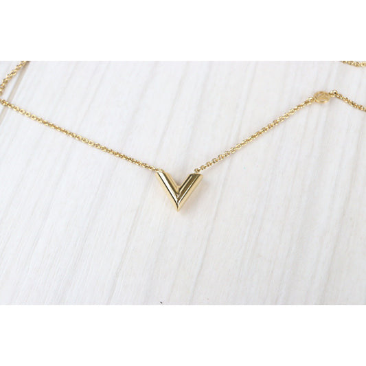 Rank SA ｜ LV Collier Essential V Necklace ｜23051201