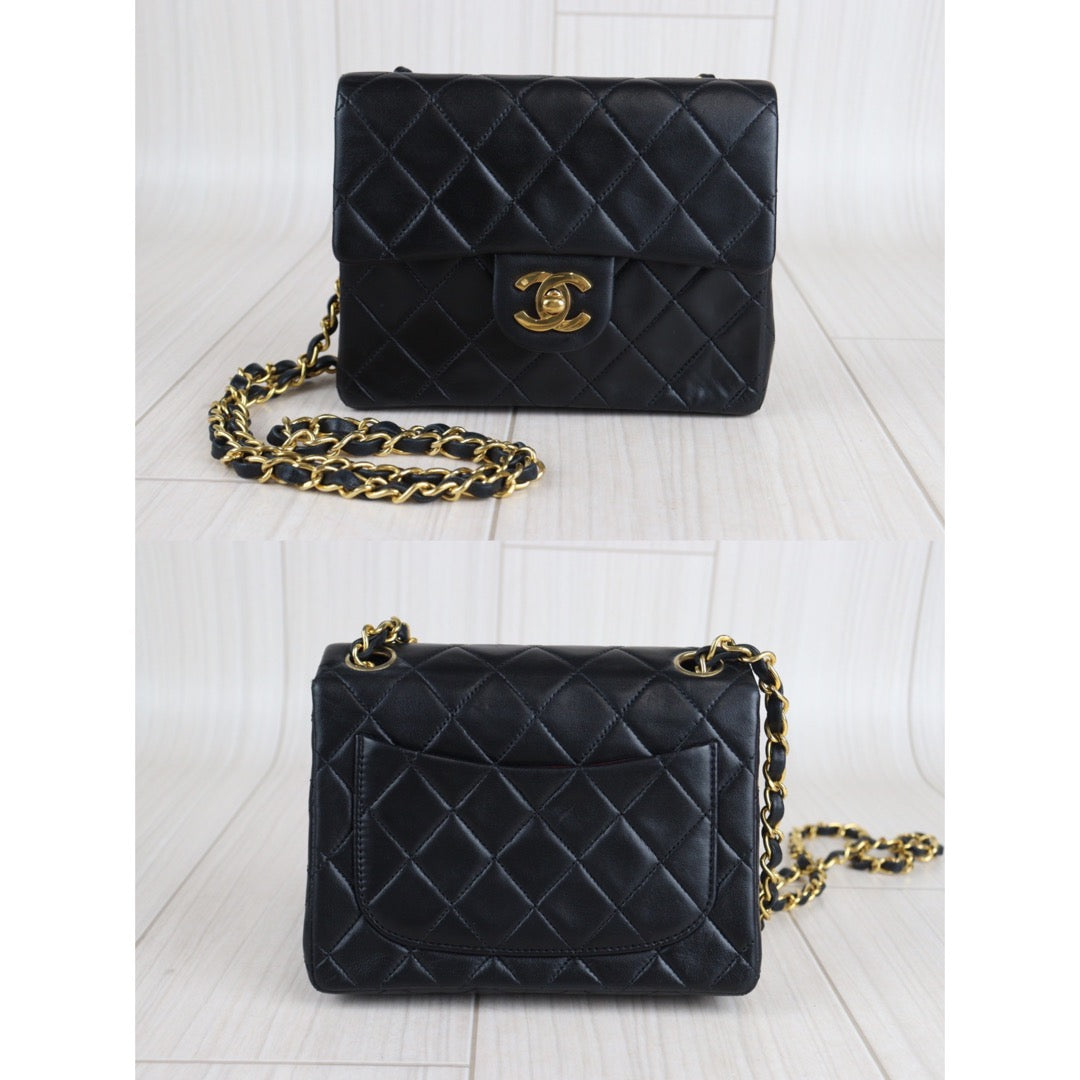 Rank AB ｜ CHANEL Black Lanbskin Square 17 Shoulder Bag Made In 1989～1991 Year｜V23071427