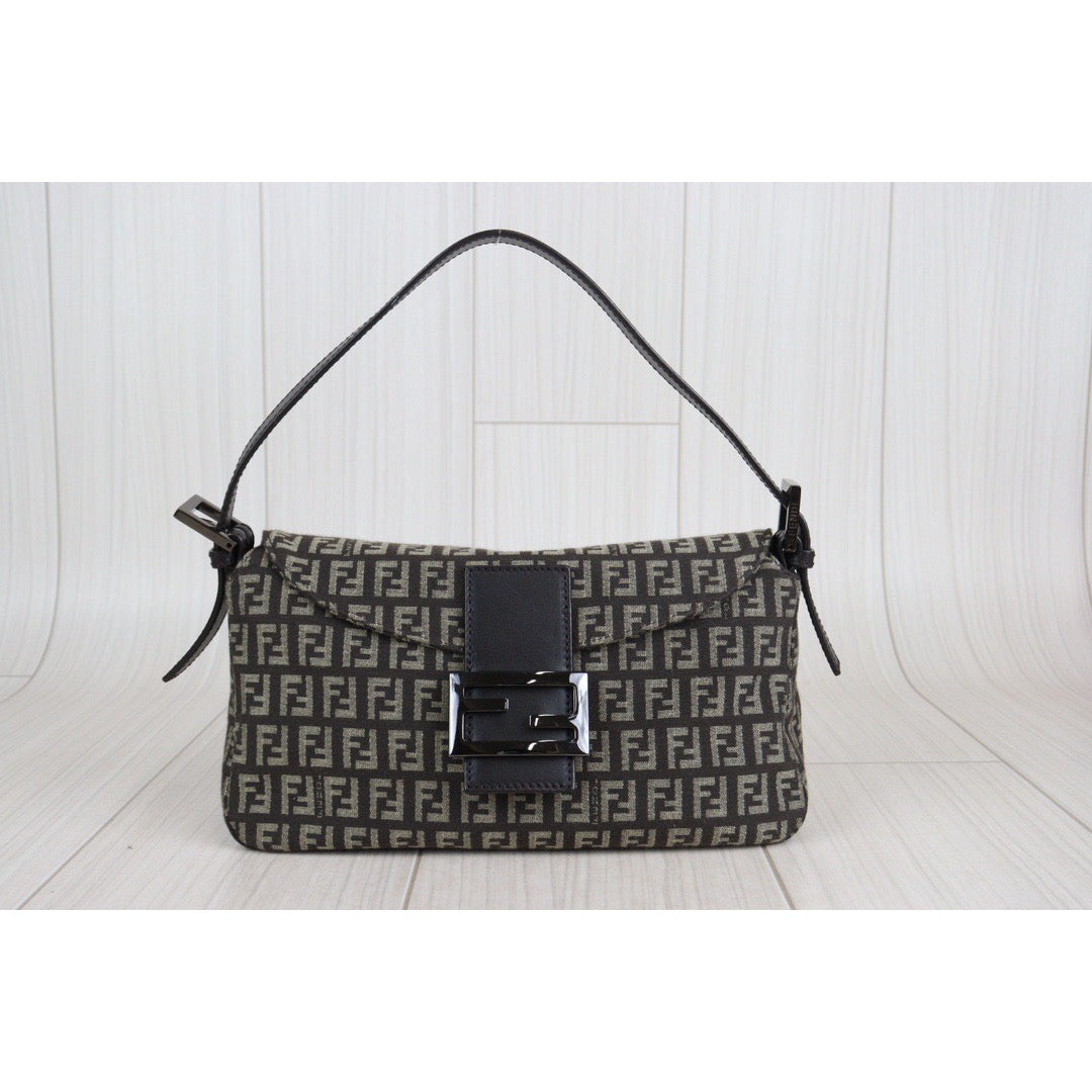 Rank A｜ FENDI Mamma Shoulder Bag ｜V23062969