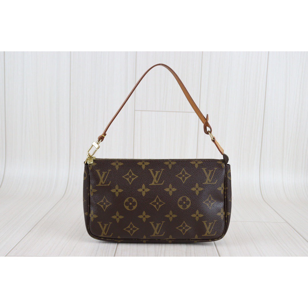 Rank AB ｜ LV Monogram Pochette Accessoires ｜23053001