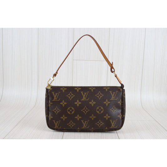 Rank AB ｜ LV Monogram Pochette Accessoires ｜23053001